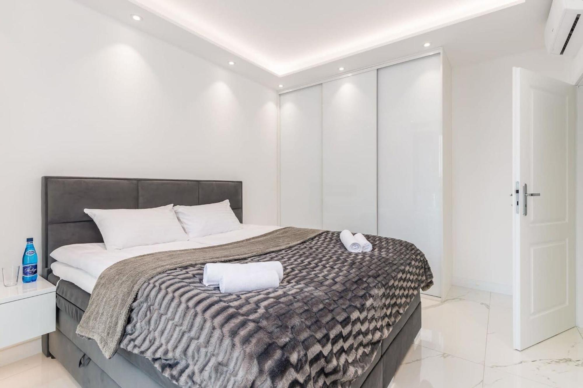 Appartamento Karolkowa 28 - Prestigious With Balcony By Renters Prestige
