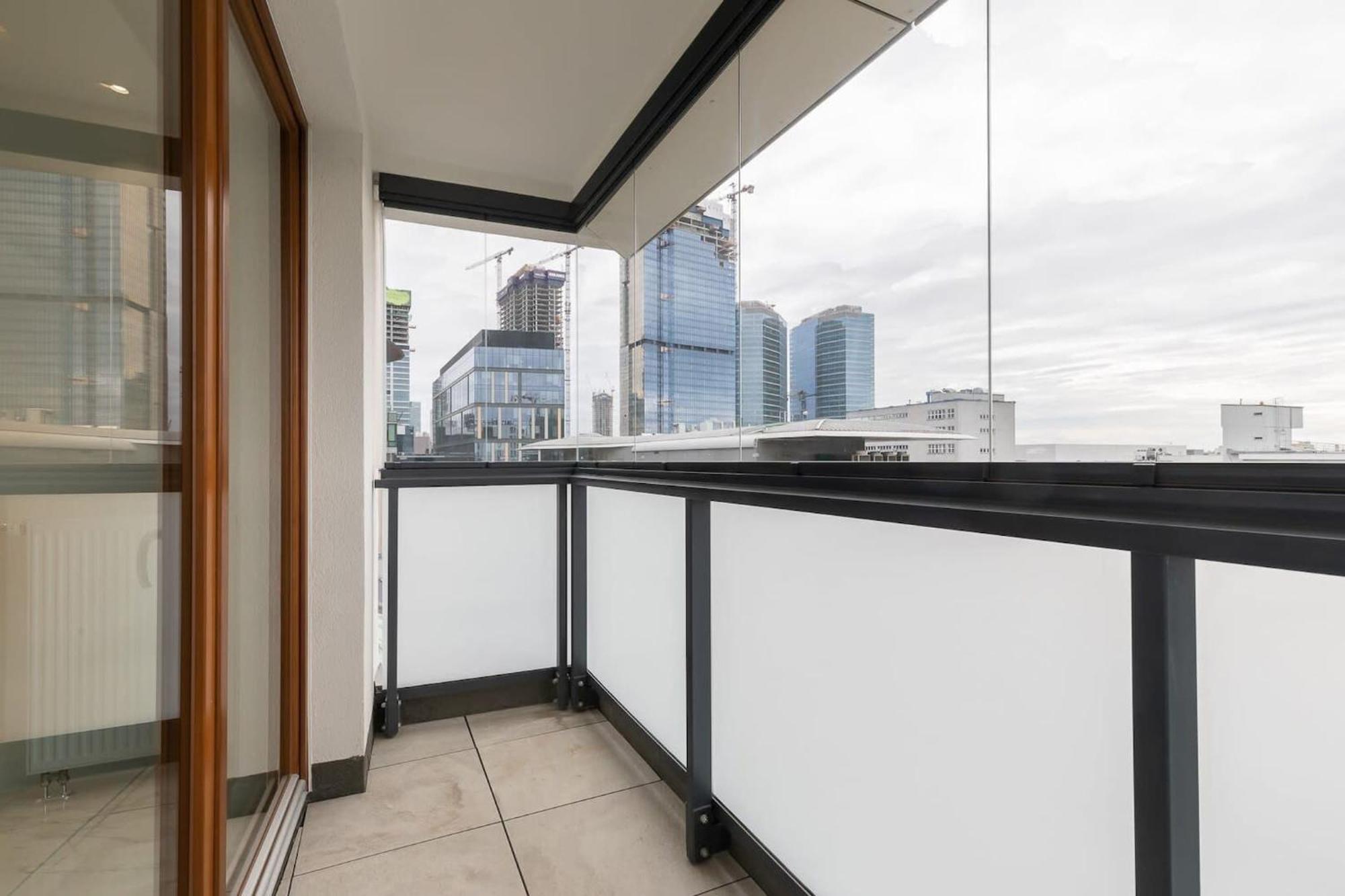 Karolkowa 28 - Prestigious With Balcony By Renters Prestige Apartment *