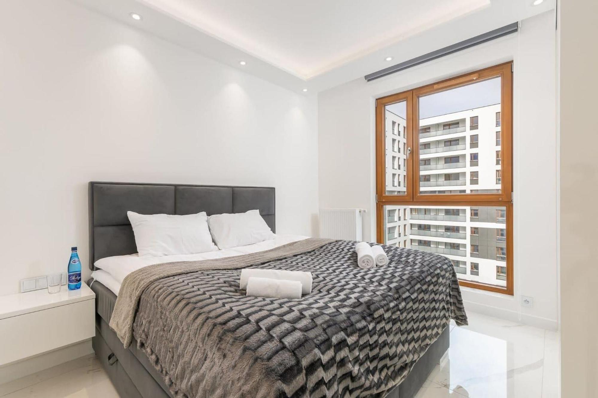 Karolkowa 28 - Prestigious With Balcony By Renters Prestige Apartment *